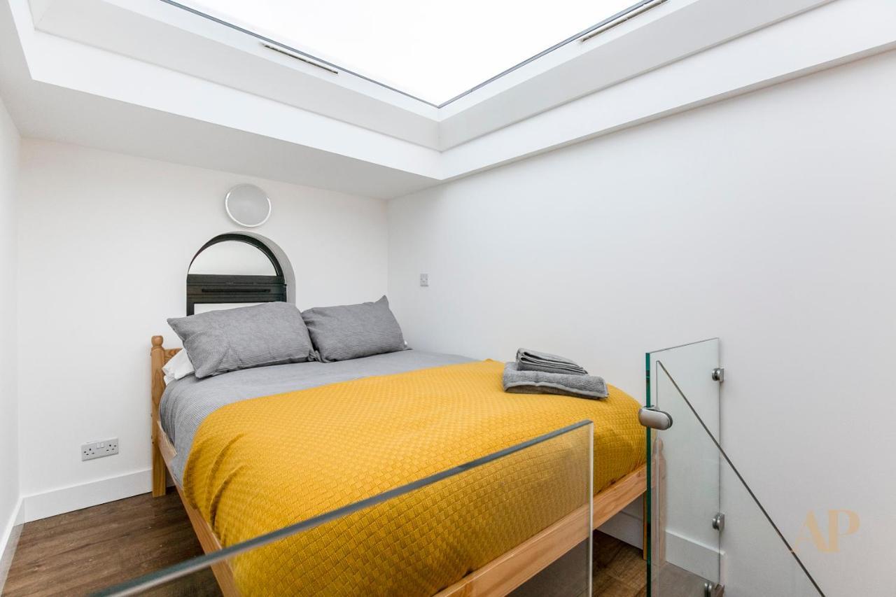 Split Level Studio Apartment In Camden Лондон Екстер'єр фото
